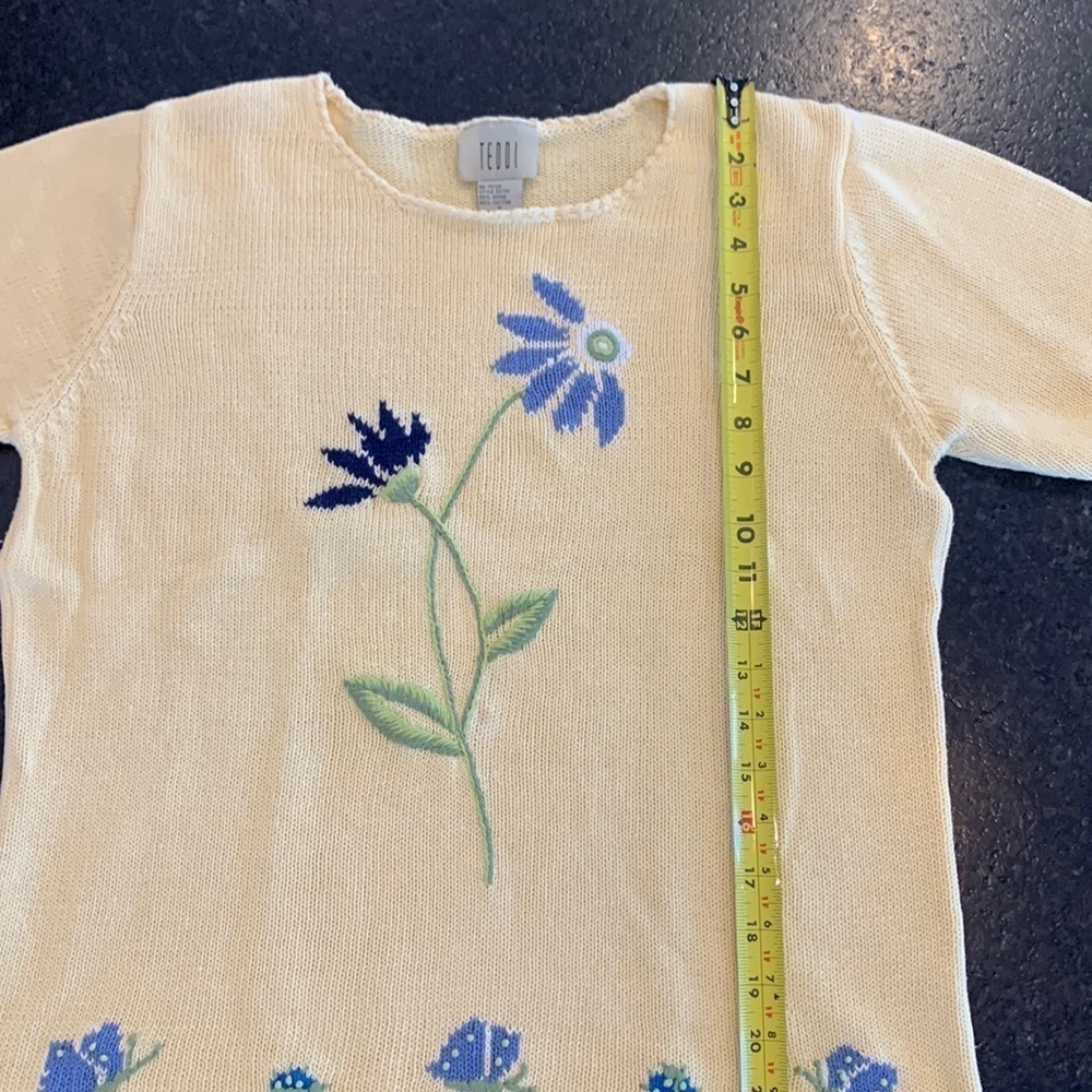 Mother’s Day sweater SZ S spring Easter sweater short sleeve yellow blue flowers